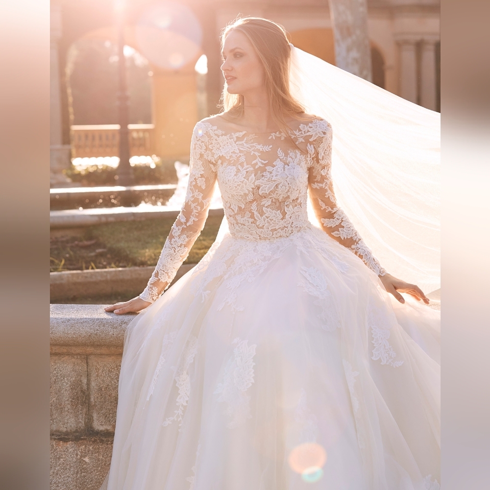 La Sposa by Pronovias - Penelope Elegant Lace Wedding Dress